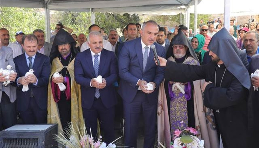 Bakan Ersoydan Akdamarda önemli mesajlar