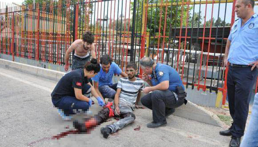 Trafik magandaları, bıçak ve levyeyle dehşeti yaşattı