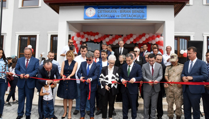 Bakan Yardımcısı Er, okul açtı