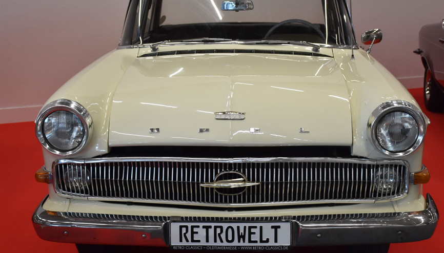 Herkes akın etti büyük beğeni topladı Hepsi birbirinden değerli, görücüye çıktılar Herkes akın etti büyük beğeni topladı Hepsi birbirinden değerli, görücüye çıktılar