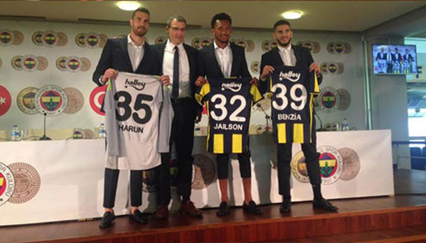 Fenerbahçede imza töreni düzenlendi
