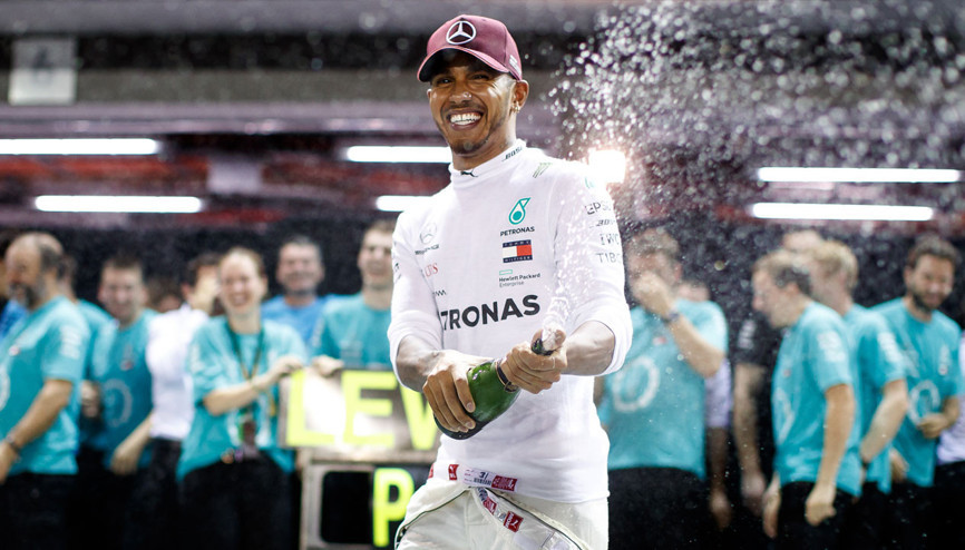 Singapurda kazanan Hamilton Singapurda kazanan Hamilton