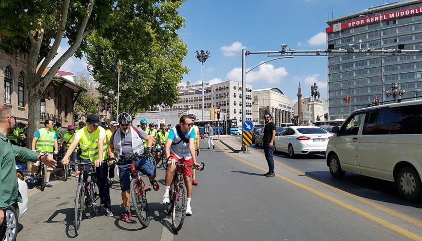 Farkındalık için pedal çevirdiler