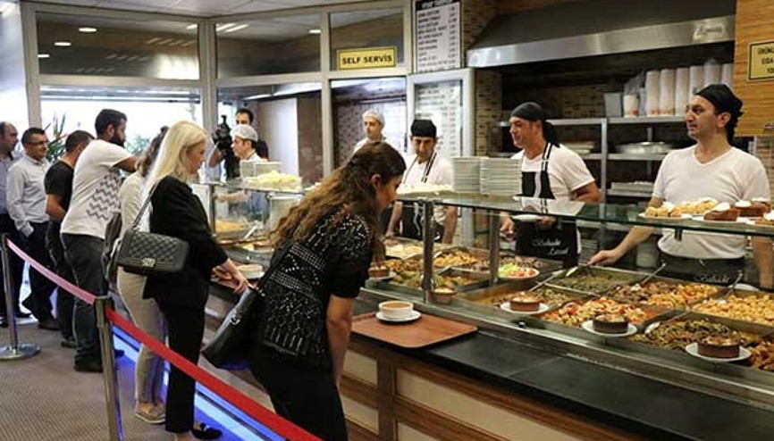 Fiyat listesi sosyal medyayı sallamıştı O lokantaya yoğun ilgi Fiyat listesi sosyal medyayı sallamıştı O lokantaya yoğun ilgi
