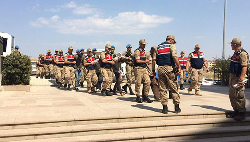 PKKlı hainleri görünce yüzlerine tükürdü