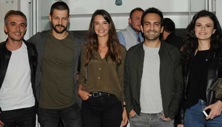 Dizi yemeğinde buluştular