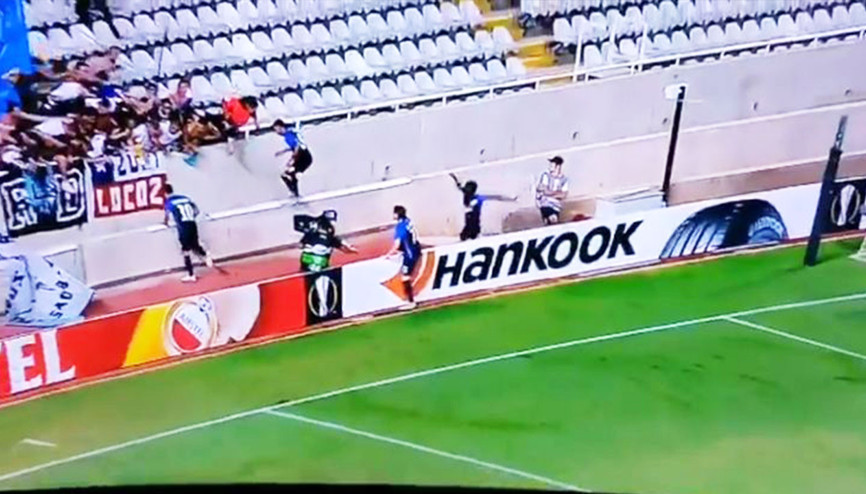 Gol sevinci sırasında korku dolu anlar Gol sevinci sırasında korku dolu anlar