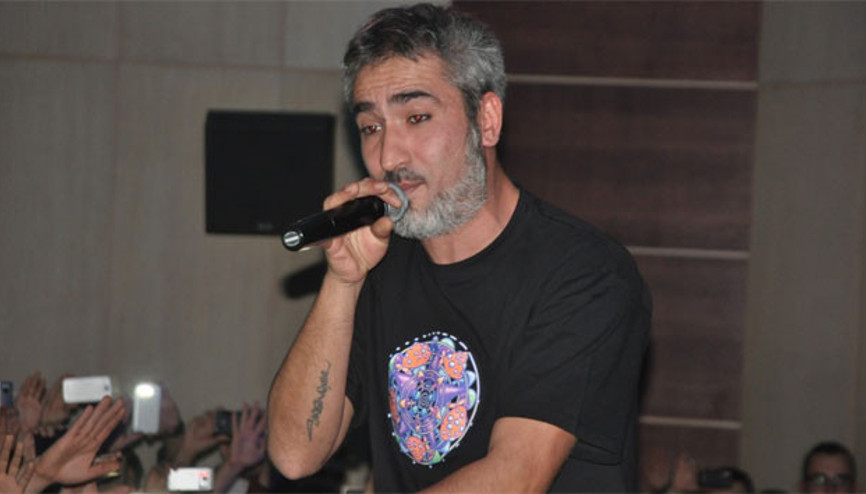 Ünlü rapçinin konserinde korku dolu anlar