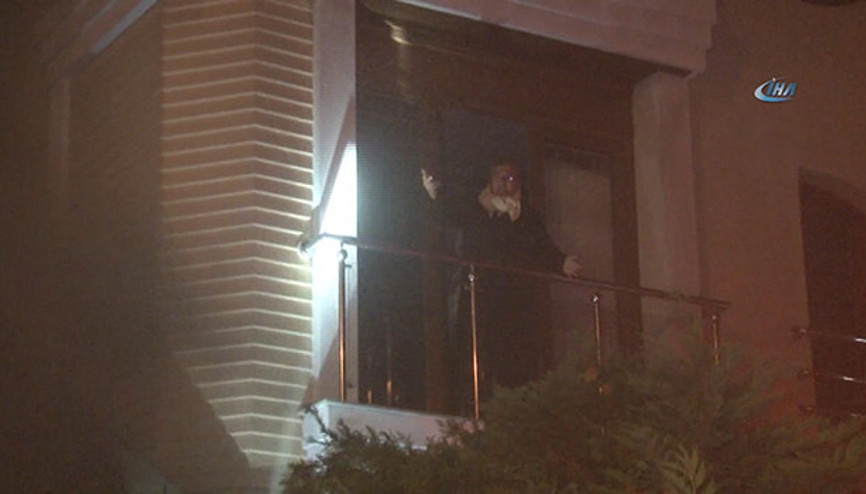 Acıbademdeki yangında eski MHPli milletvekili mahsur kaldı