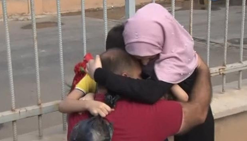 7 gündür elinde çiçeklerle bekliyordu Mutlu son