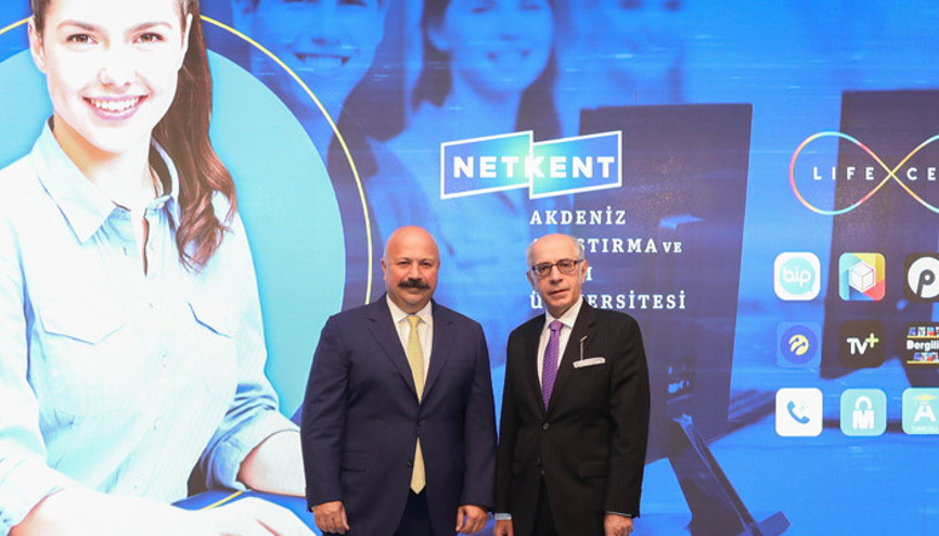 Dersleri dijital operatörle takip edecekler