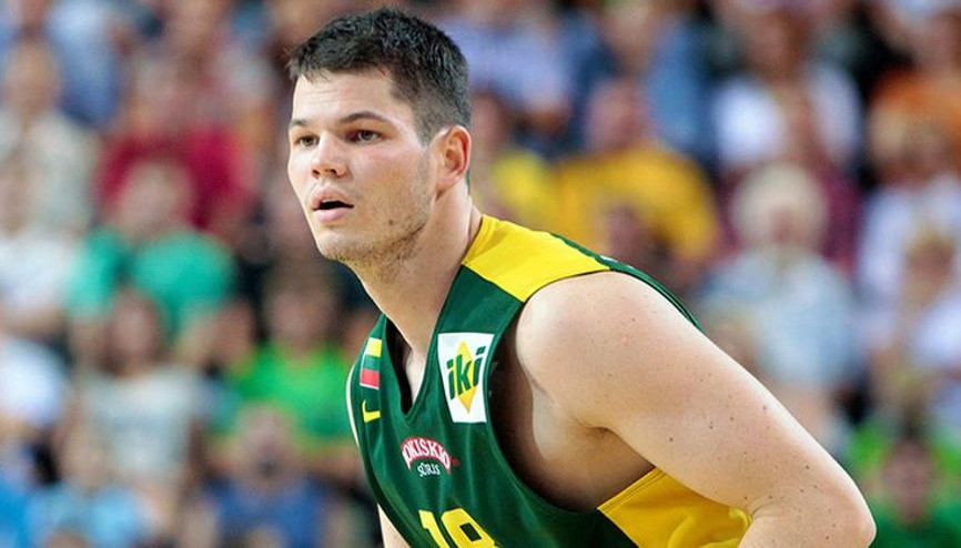 Akhisar Belediyespora Litvanyalı guard