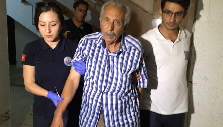 Eşini geri getirmek için, gasp senaryosu ile kendini bıçakladı
