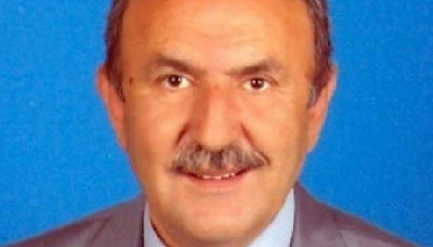 Öğretim üyesi otomobilinin yanında ölü bulundu