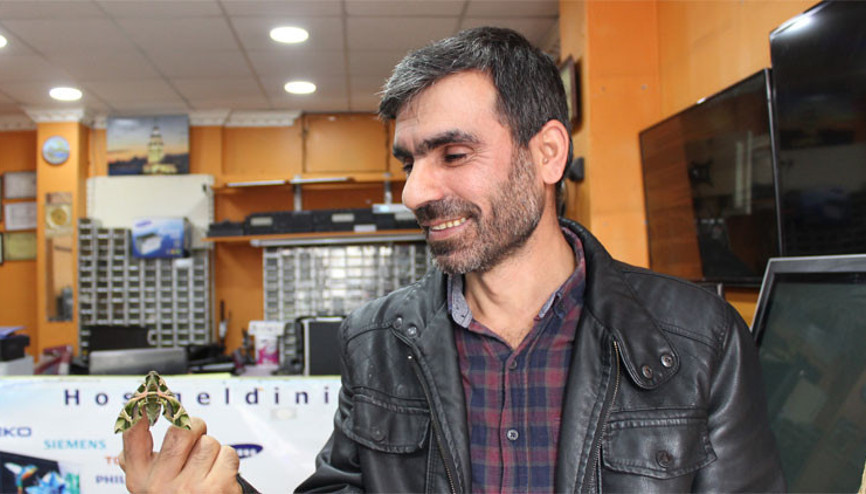 Aracın üzerinde buldu, şaşkına döndü