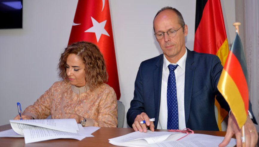 Almanya ile Türkçe protokolü imzalandı