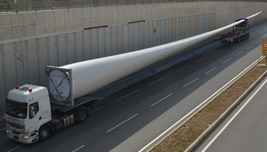 Üç TIR ile taşındı.. Her biri 68 metre uzunluğunda, 17 ton ağırlığında...