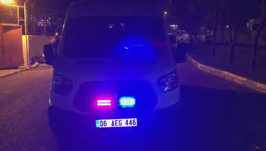 Çakarlı sirenli araçla sigara kaçakçılığı yapan polis yakalandı