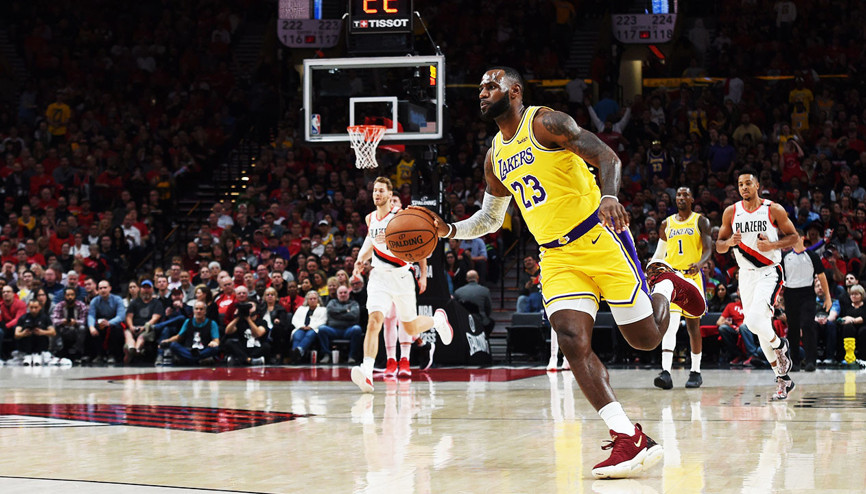 LeBron James LA Lakers’a yetmedi