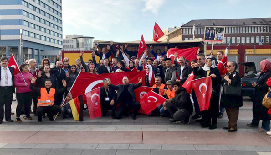 Bekir Sipahi: ‘Kirli ellerinizi üzerimizden çekin’