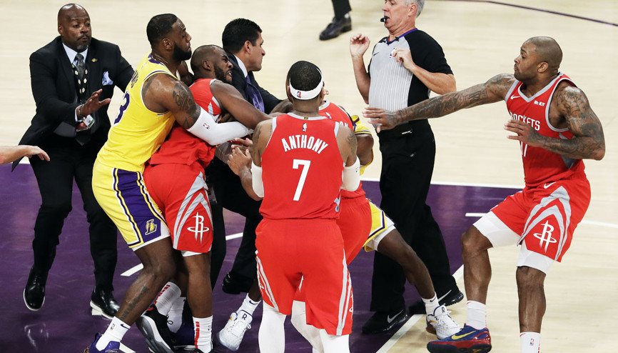 NBAde yumruklar havada uçuştu NBAde yumruklar havada uçuştu