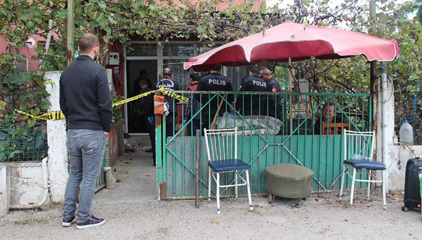 Kocaelide vahşet Üvey annesinin boğazını kesti