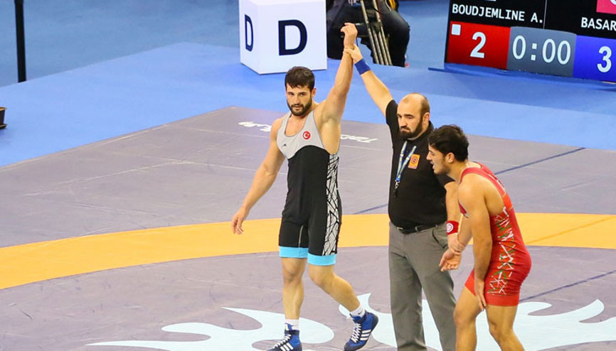 Metehan Başardan altın geldi