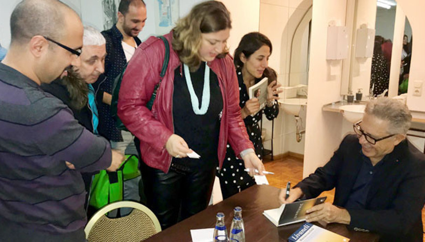 Münih’te ‘Huzursuzluk’u tanıttı