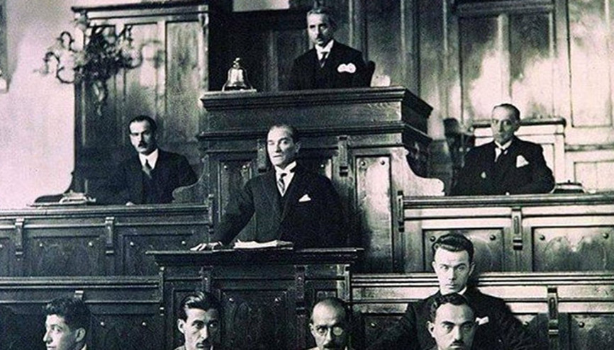 Türk milletinin tabiat ve adetlerine en uygun idare şekli hangisidir
