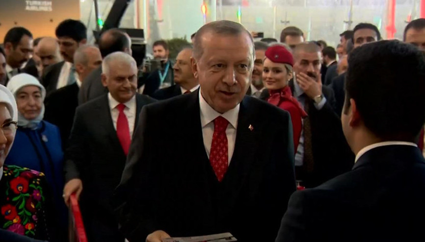 Son dakika... Cumhurbaşkanı Erdoğan tarihi açılış için tören alanında Son dakika... Cumhurbaşkanı Erdoğan tarihi açılış için tören alanında