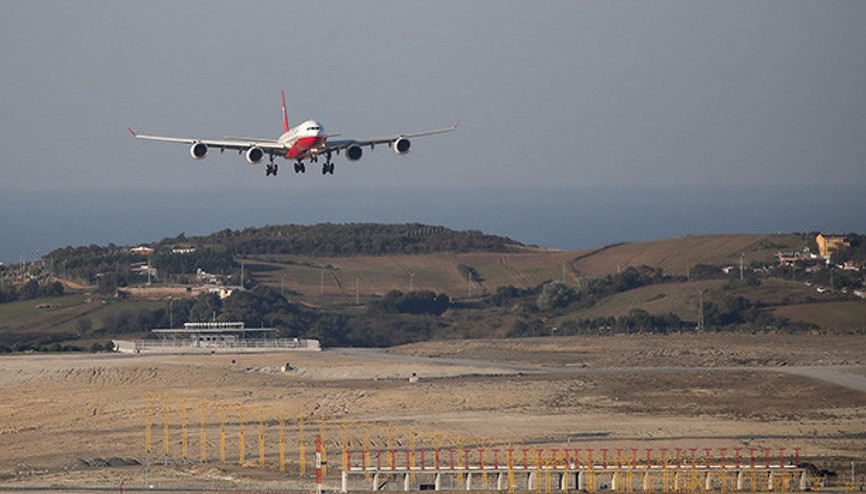 Cumhurbaşkanı Erdoğanın uçağı yeni havalimanında