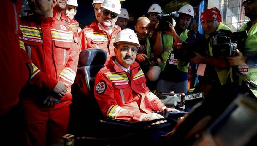 Bakan Dönmez: İkinci sondaj gemimiz geliyor Bakan Dönmez: İkinci sondaj gemimiz geliyor