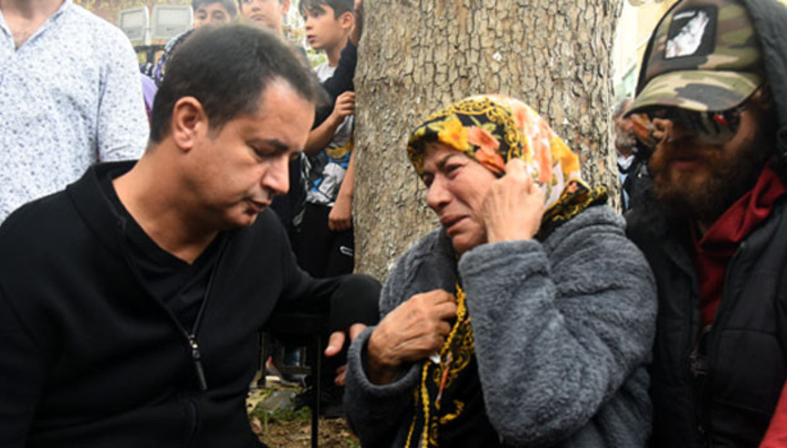 Nazar Nur Kaya son yolculuğuna uğurlandı Annesini Acun Ilıcalı teselli etti