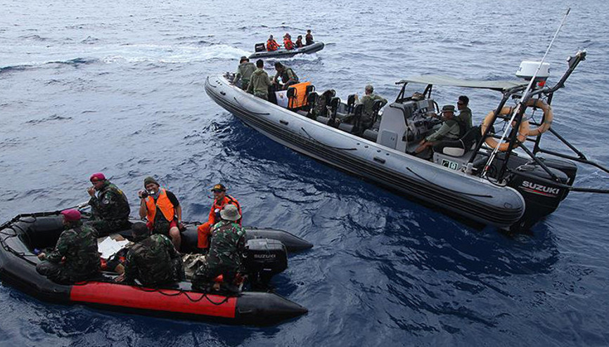 Endonezyada denize düşen uçağın karakutusuna ulaşıldı