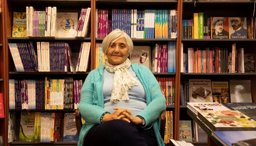 Yüzlerce arkadaşı olan bir ‘asosyal’: Sevin Okyay