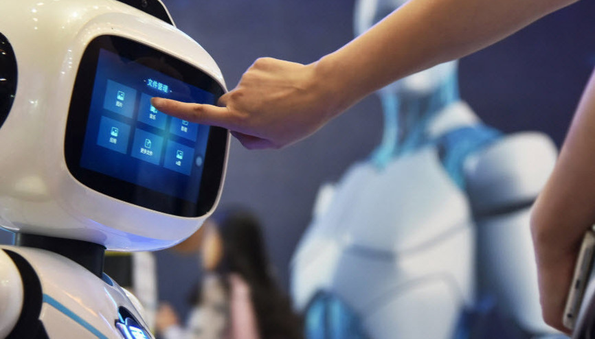 Yapay zeka destekli yazılım robotları masaya yatırılıyor