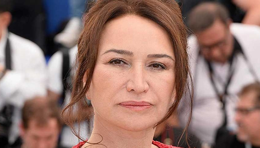 Bir Demet Tiyatro’nun en sevilen karakterlerine can veren oyuncu Demet Akbağ kimdir