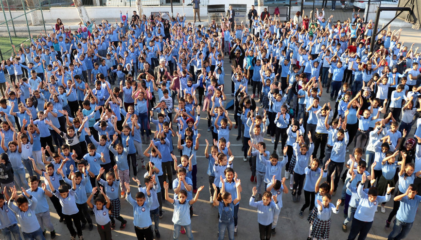 Öğrenciler derse egzersizle başlıyor