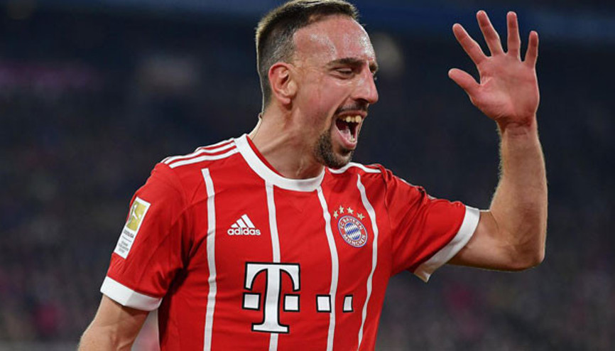 Ribery tokatladığı gazeteciden özür diledi