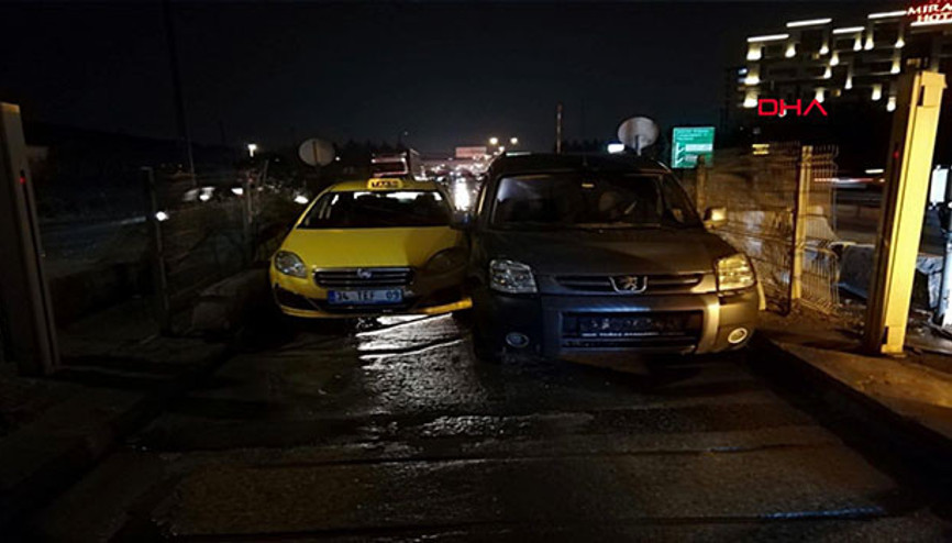 Gişelerden aynı anda geçme inadı kazayla sonuçlandı