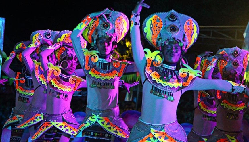 Renkli festivalin adresi Filipinler