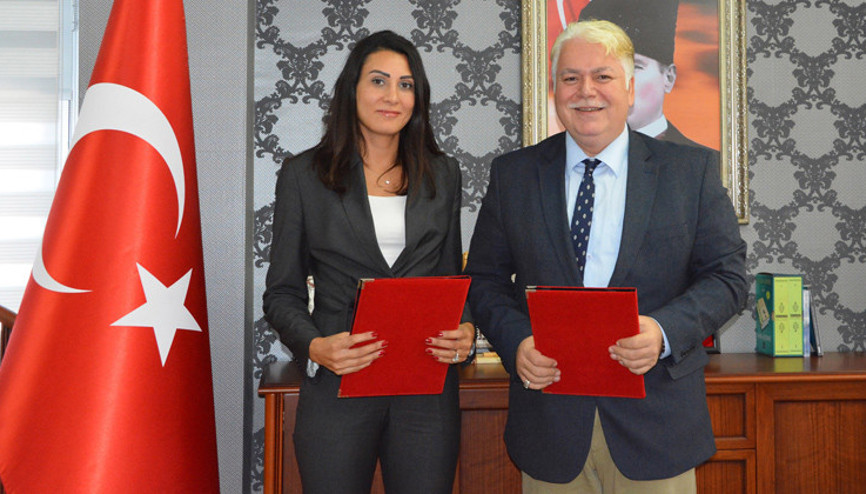 Mesleki okullara dikiş makinesi bağışı