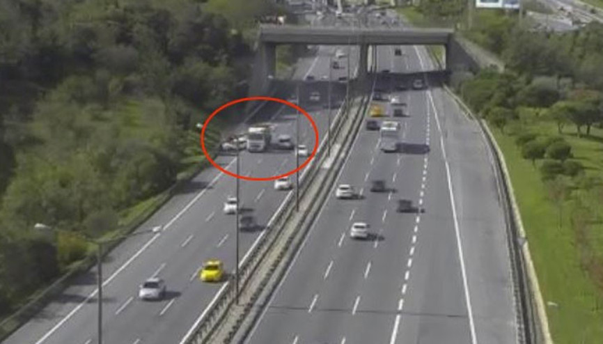 TEM’de ‘makas terörü’, feci şekilde can verdi TEM’de ‘makas terörü’, feci şekilde can verdi