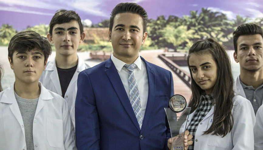 Kız öğrencileri bilişimle buluşturdu, ‘küresel öğretmen ödülü’ kazandı