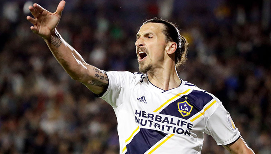 Zlatan kabul etti Ocak ayında imzalıyor