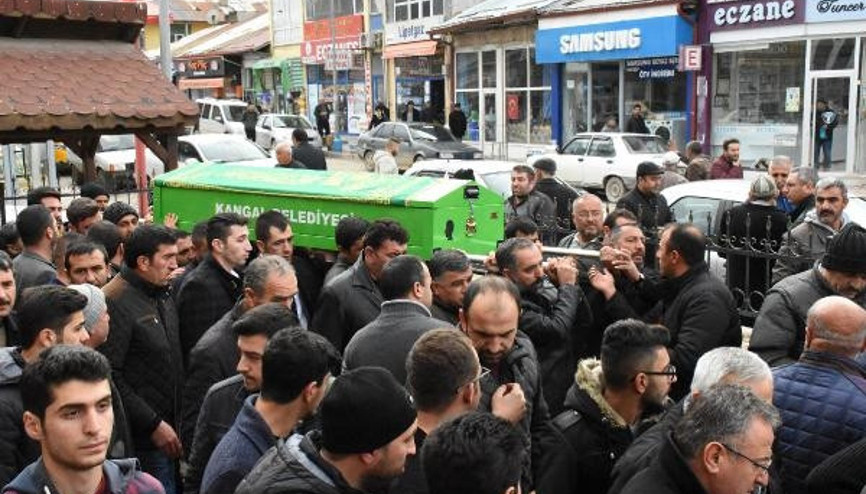 Misafirhanede 2 iş arkadaşını öldürüp kaçan garson aranıyor (3)