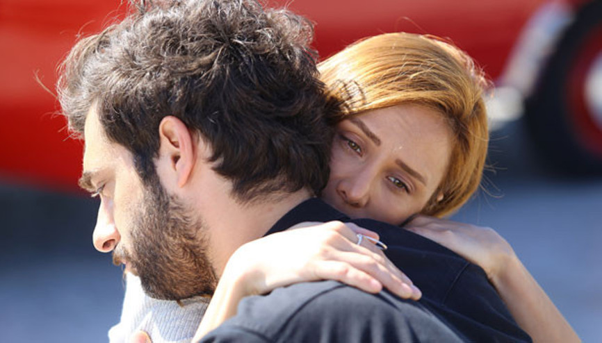 Burçin Terzioğlu, eski aşkını sildi