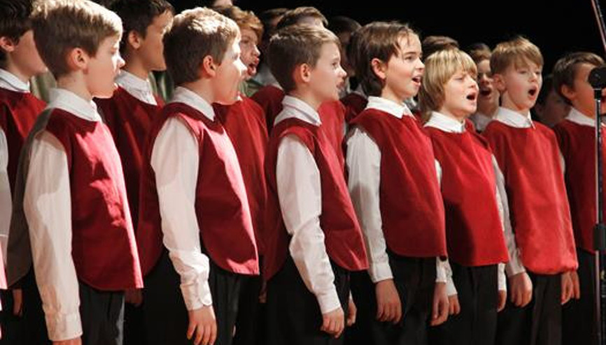 Festival çocuk korosuyla başladı