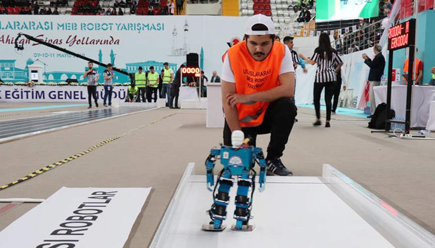 MEB ‘yapay zeka’ temalı uluslararası robot yarışması yapacak