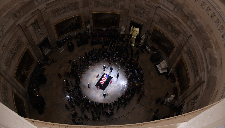 Baba Bush için anma töreni